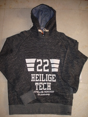CUSTOM KNITTED HOODIES WITH PRINT