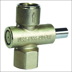 Gas gauge isolation valve
