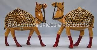 Wooden undercut camel