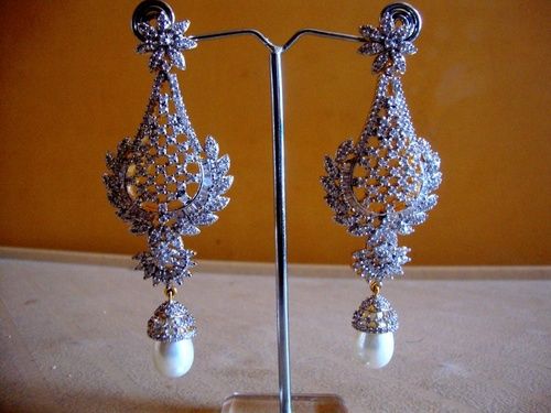 Designer Pearl Earring