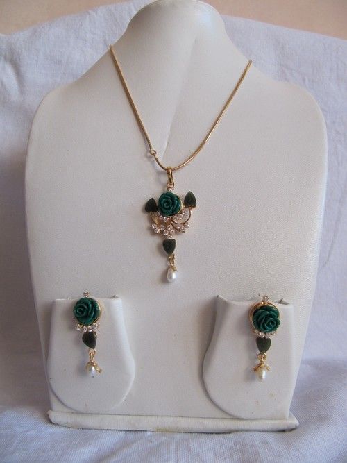 Jade Flower Pendant set