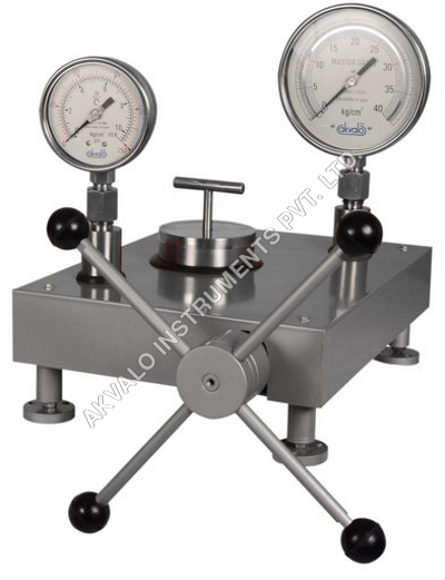 Bench Type Pressure Comparator