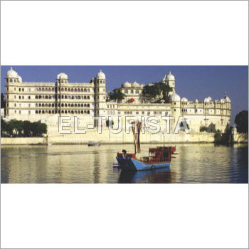 A Royal Honeymoon - 7 Days Luxury Stay, Sightseeing & Boat Rides | Romantic Lake View Palace Experience