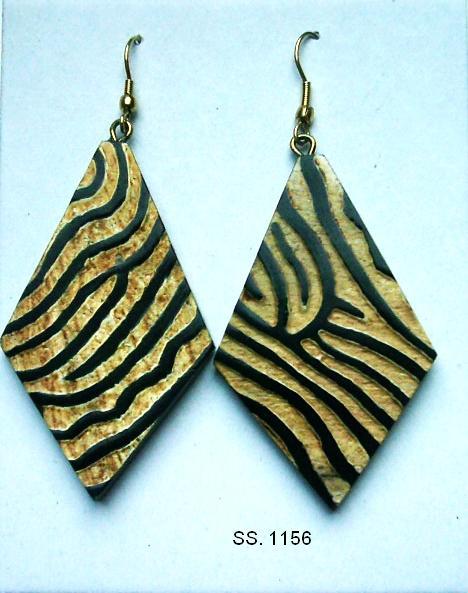 Horn Pattern Earrings