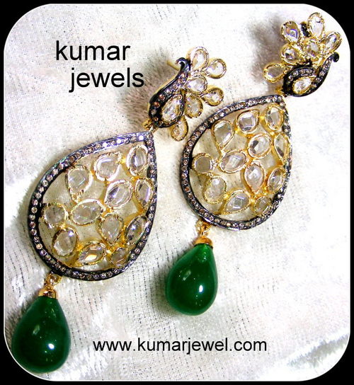 earring set.