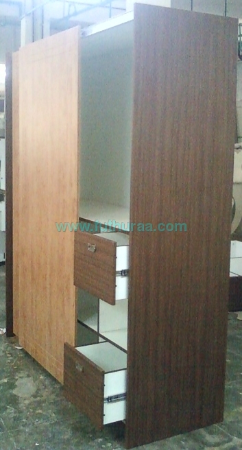 Wardrobe with Sliding Door 