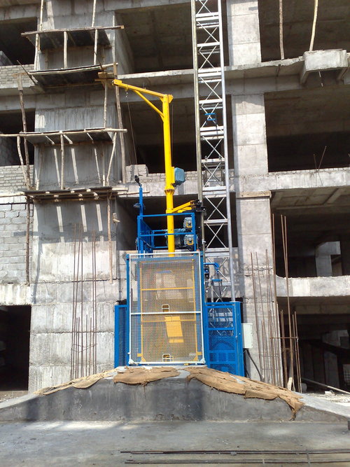 Material & Passenger Hoist