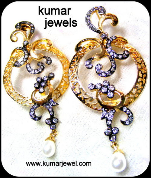 STYLISH EARRINGS.