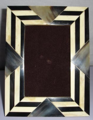 Horn and Resin Photo Frame - Variable Dimensions, Black and White Colors | Attractive Frame, Durable Material, Elegant Design, Unique Pattern