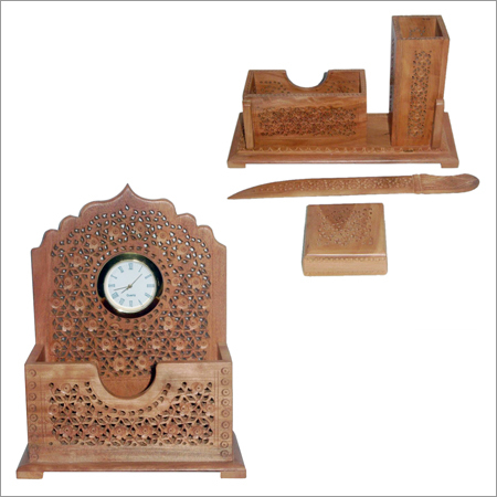 Wood Handicrafts/ Wooden Corporate Gifts