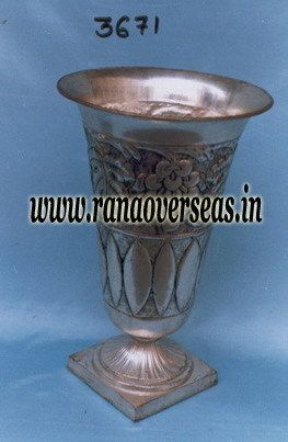 Brass metal Planter in Antique Silver.