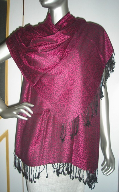 Shawl with Jacquard Print - Jacquard Fabric Variable Size Burgundy | Soft Fabric Stylish Design Versatile Use
