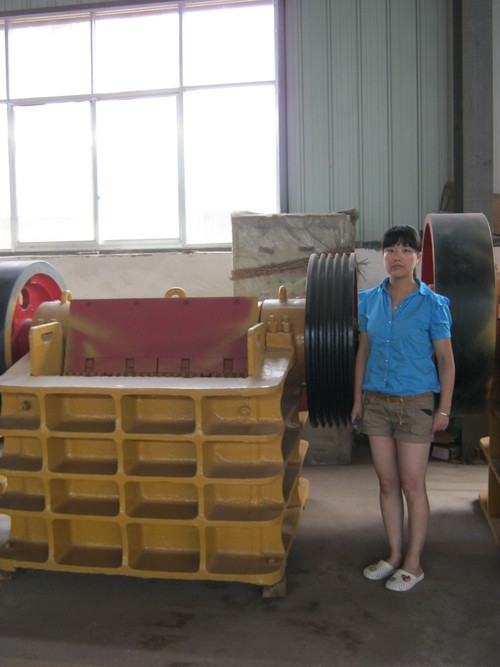 Hot sales stone and sand crusher machine