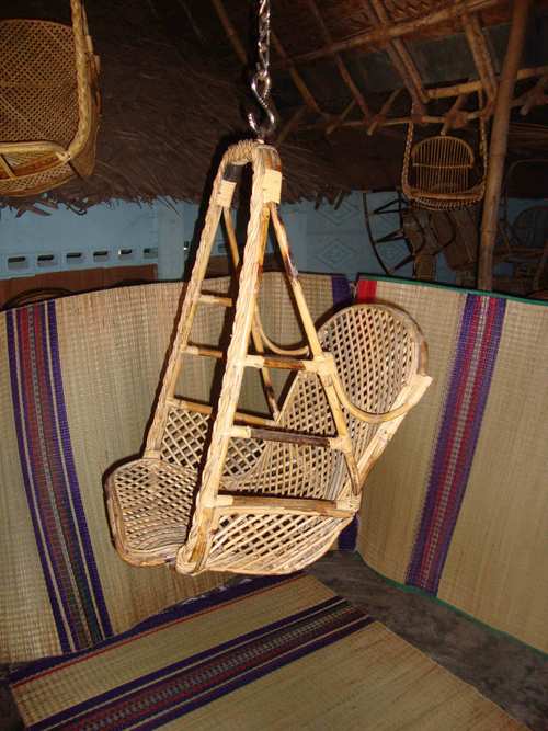 Cane Oonjal - Bamboo, Metal Chain, Brown | Relaxation, Comfort, Durability, Handcrafted, Eco-Friendly, Easy Assembly