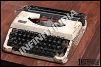 Vintage Antique Typewriter - Stainless Steel Build, Excellent Typing On Various Paper Types, Lightweight And Low Maintenance