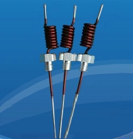 High Q-Value Screw Thread Feed-Through Capacitors