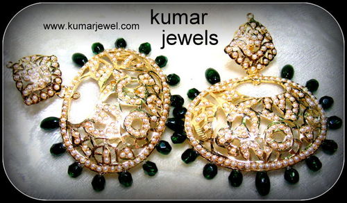 Jadau rani mukherjee earring.