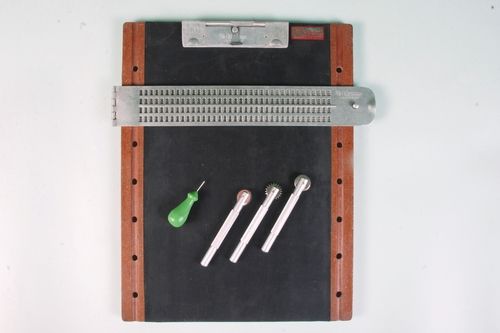 Writing and Diagram Slate with spur wheel sets