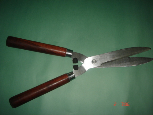 Wooden Handle Hedge Shear