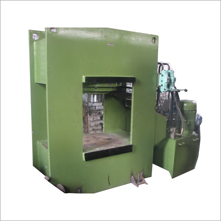 HYDRAULIC CAST IRON MOULD BREAKING PRESS