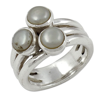 Buy Lucky Gem Single Muthu Stone Ring | Lucky Gem Single Muthu Stone Ring  Price, Benefits, Colours - Dhaiv.com