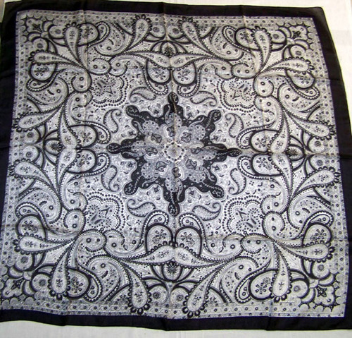 SQUARE SCARF
