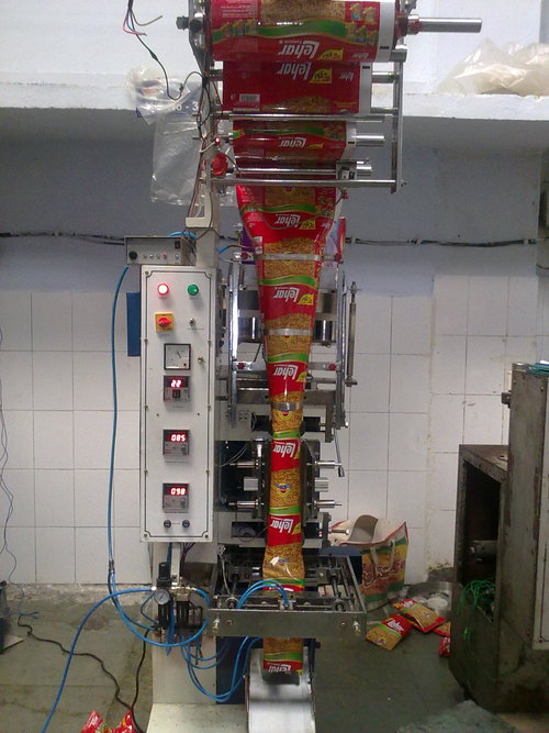 PNEUMATIC POUCH PACKING MACHINE
