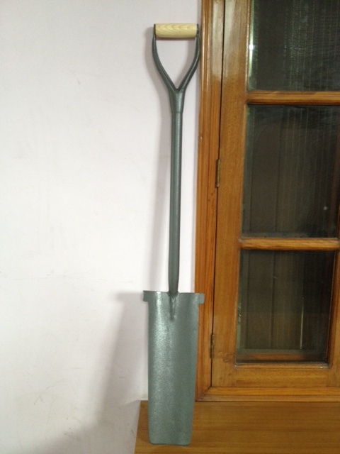 Trenching spade all steel