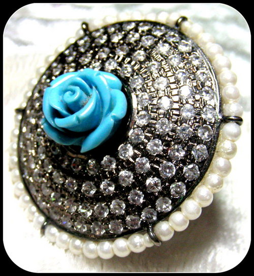 FLOWER FINGER RING.