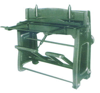 Foot operated Treadle shearing machine