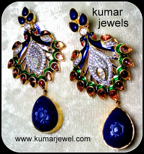 ADVANCED PEACOCK EARRING.