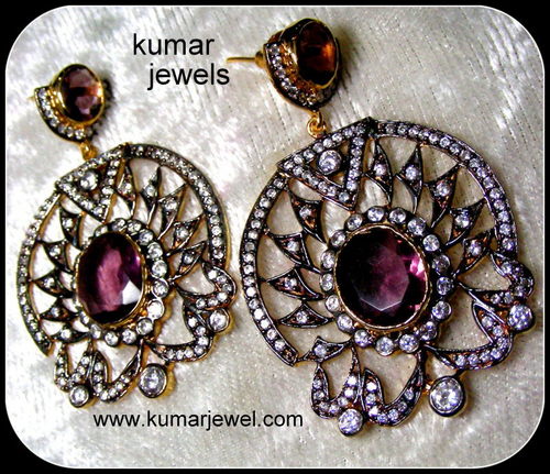 Fashion Vintage Earring.