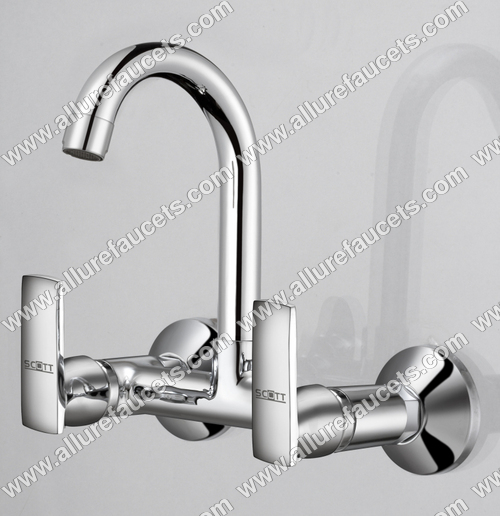 SINK MIXER WITH SWINGING SPOUT