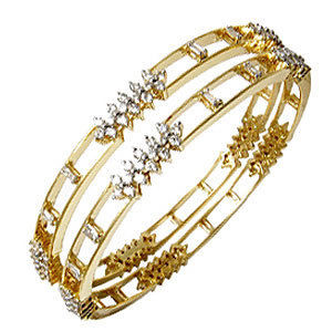 Bangle In Gold Studded With Diamond