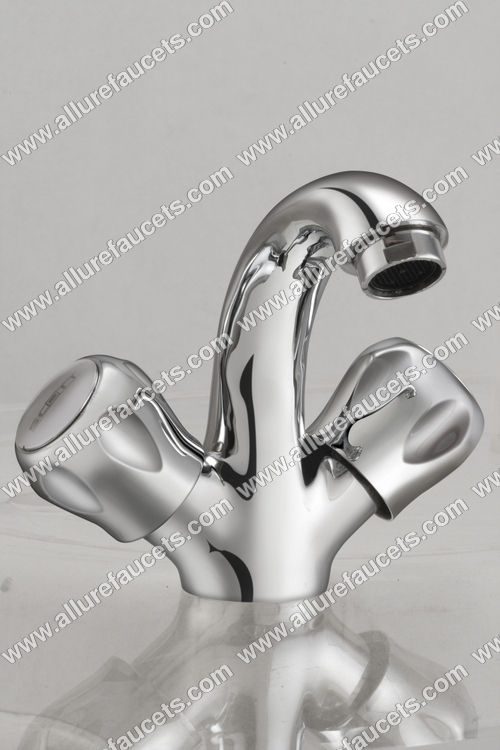 CENTRE HOLE BASIN MIXER