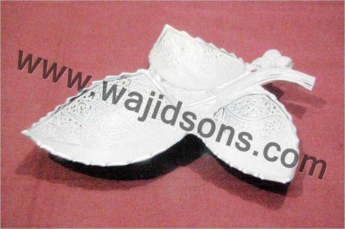 Serving Leaf Shape Dishes                         