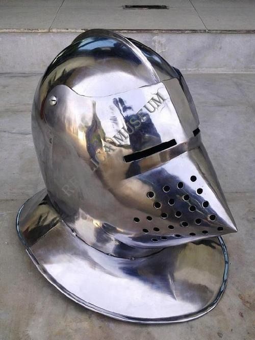 MEDIEVAL KNIGHT PIG FACE HELMET HALLOO WEN , COLLECTIBLE PROPS