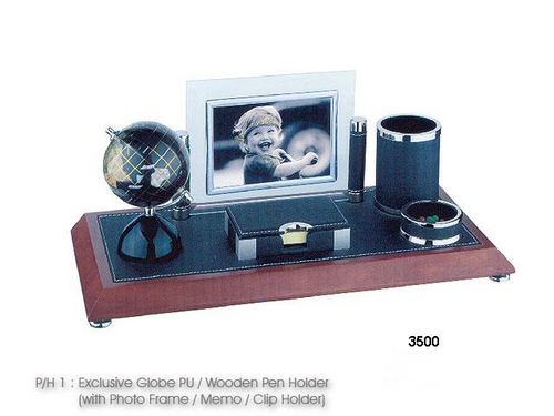 DESKTOP ORGANIZER WITH MULTIPURPOSE USE