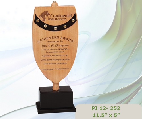 Trophies & Souvenir Mementos