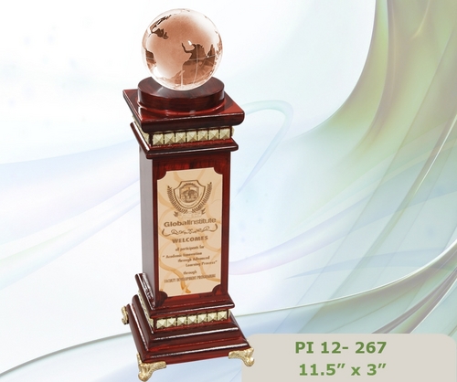 Trophies & Souvenir Mementos