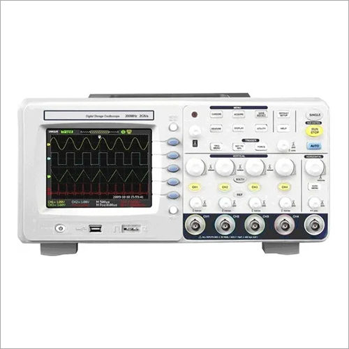 White And Black 70 Mhz Digital Storage Oscilloscope 2Gs/S, 4 Ch, 7 Inch