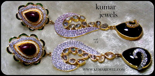 Sizzling designer earring.