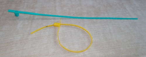 Pull Type Tie Seal