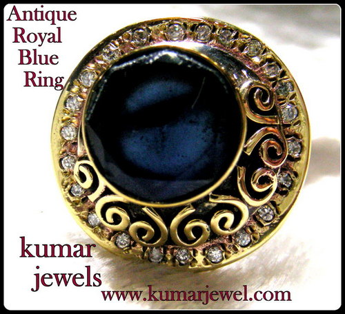 Dynamic fashion ring.