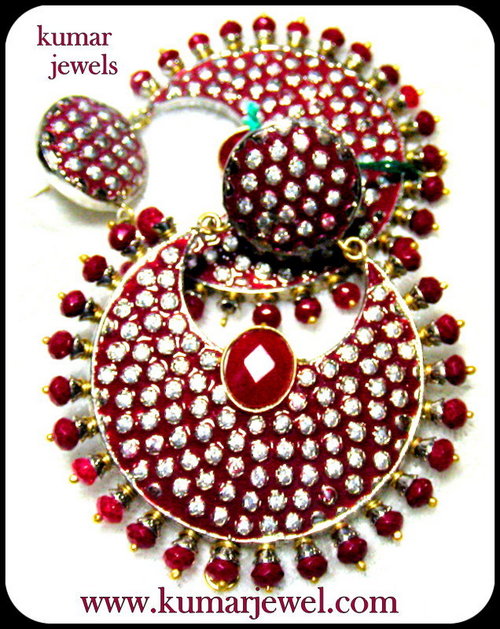 REDDISH EARRING.