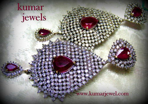 NET STYLE DANGLERS.