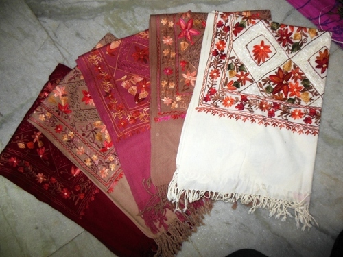 100% woollen ari stoles