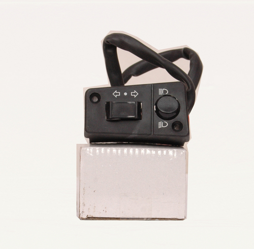 Three wheeler indicator switch