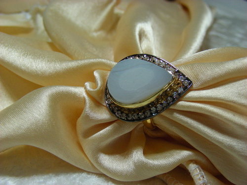 WHITE SOUL RING.