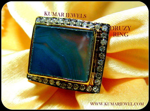 Global Finger Ring.